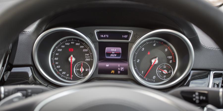 Панель приборов Mercedes-Benz GLS350 d 4Matic 2016 года  (AU) (фото 2 из 30)